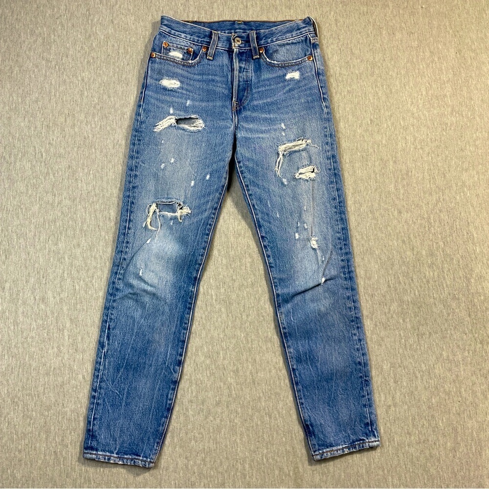 Levi’s Wedgie Icon Jeans Women’s Size 24 Blue Tapered Leg Destroyed Medium Wash